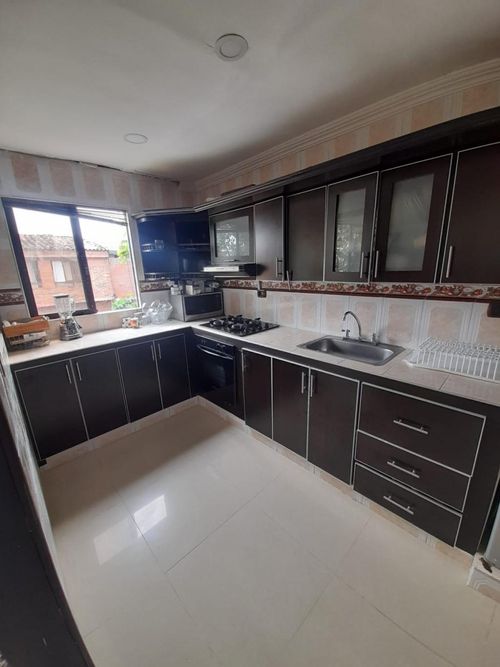 Casa de 5 alcobas en venta en Primero De Mayo, Cali, 300 m² · foto 8 de 24