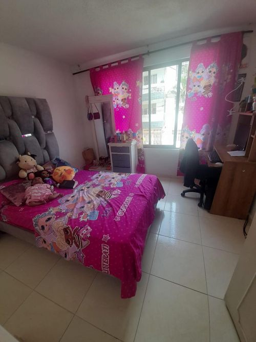 Casa de 5 alcobas en venta en Primero De Mayo, Cali, 300 m² · foto 12 de 24