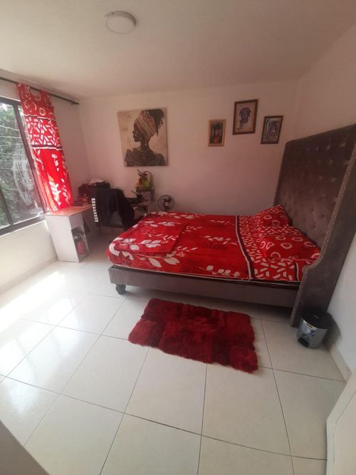 Casa de 5 alcobas en venta en Primero De Mayo, Cali, 300 m² · foto 13 de 24