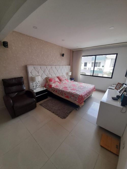 Casa de 5 alcobas en venta en Primero De Mayo, Cali, 300 m² · foto 22 de 24