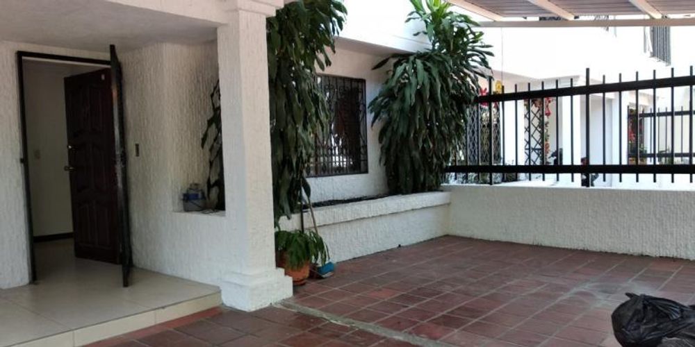 Casa de 3 alcobas en venta en Bosques Del Limonar, Cali, 159 m² · foto 3 de 15