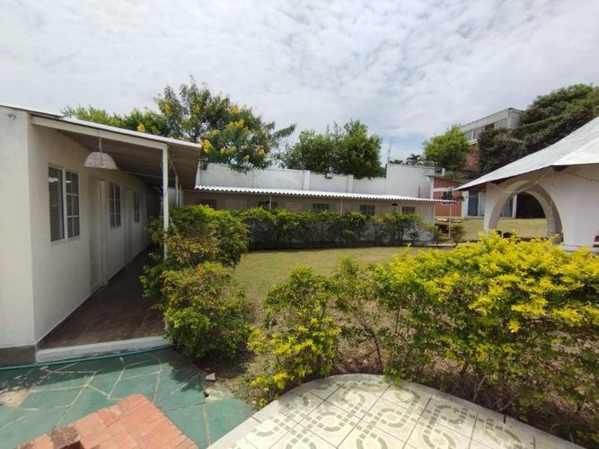 Casa de 10 alcobas en venta en Ciudad Jardin, Cali, 600 m² · foto 13 de 24