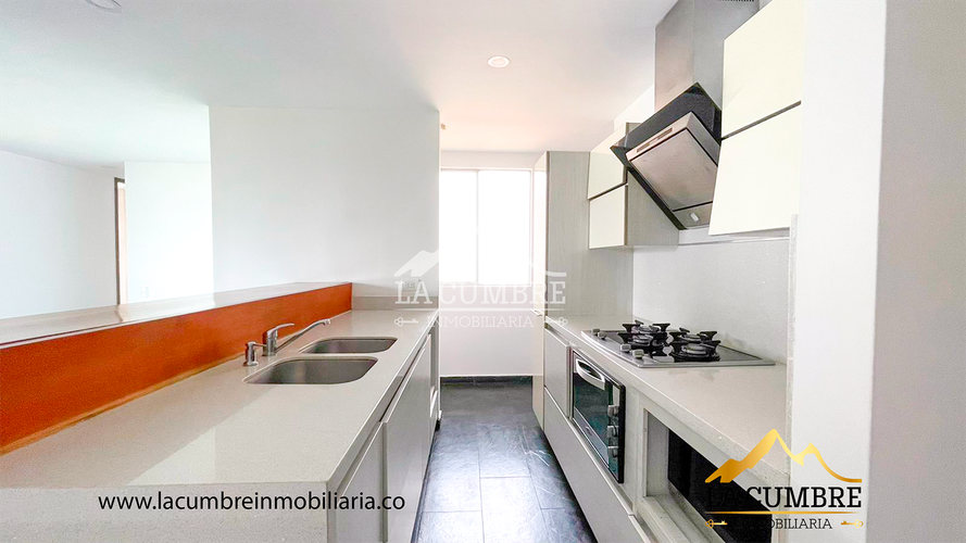 Apartamento de 2 alcobas en venta en Alto De Misael, Envigado, 88 m² · foto 2 de 7
