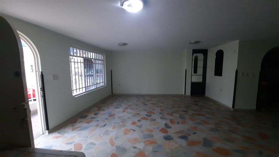 Casa de 4 alcobas en venta en Asturias, Bucaramanga, 99 m² · foto 4 de 24