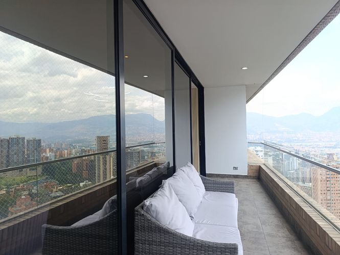 Apartamento de 3 alcobas en venta en Urbanización Las Cumbres, Medellín, 187 m² · foto 20 de 20