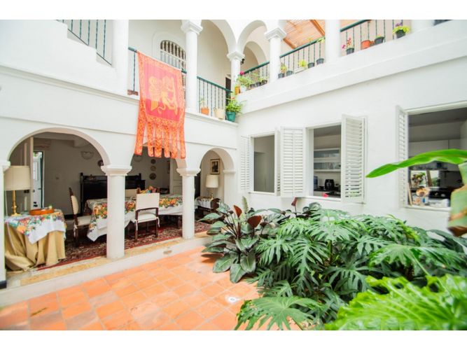 Casa de 7 alcobas en venta en La Magdalena, Bogotá, 844 m² · foto 6 de 24