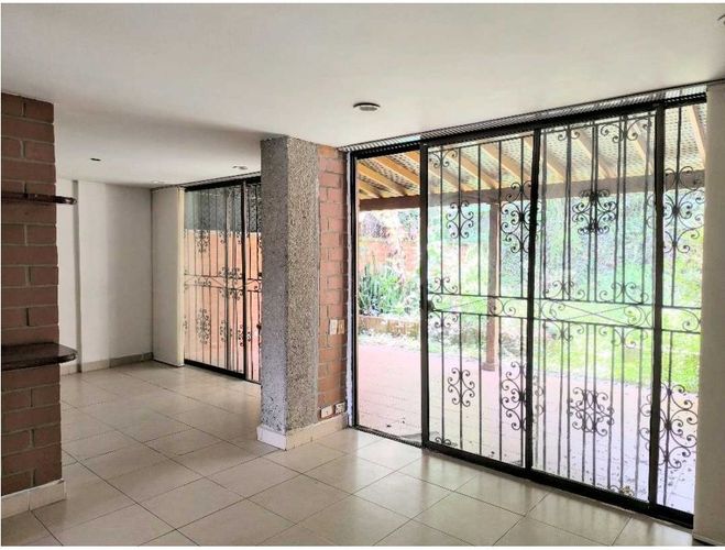 Casa en venta en Loma Del Escobero, Envigado · foto 3 de 17