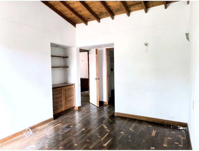 Casa en venta en Loma Del Escobero, Envigado · foto 10 de 17