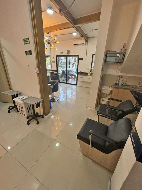 Local en venta en Laureles, Medellín, 72 m² · foto 2 de 10