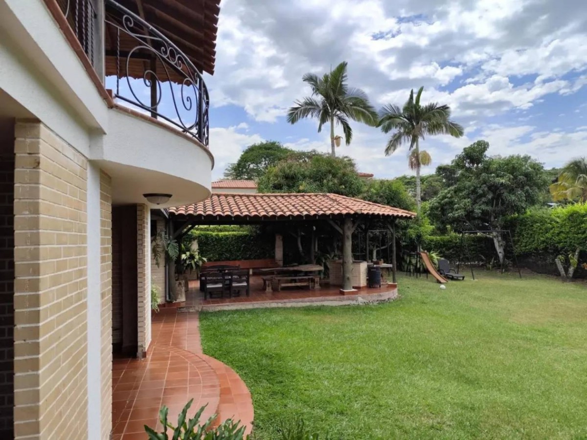 Casa en venta en Cerritos, Pereira · foto 3 de 21