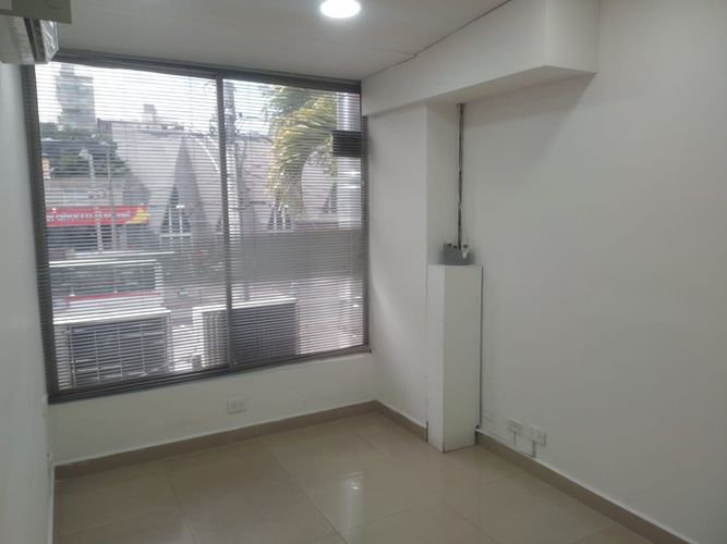 Oficina en arriendo en Belén Las Mercedes, Medellín, 137 m² · foto 3 de 11