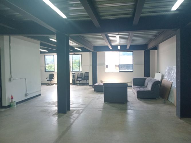 Oficina en arriendo en Cristo Rey, Medellín, 130 m² · foto 3 de 7