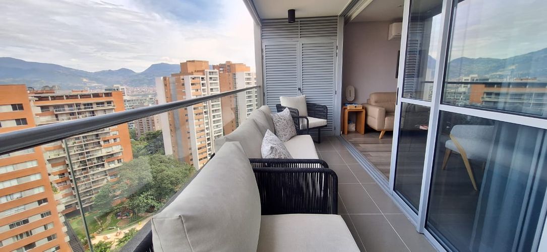 Apartamento de 3 alcobas en venta en El Poblado, Medellín, 134 m² · foto 4 de 16