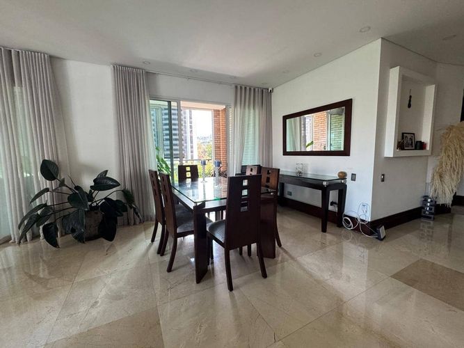 Apartamento de 4 alcobas en venta en Aguacatal, Cali, 320 m² · foto 5 de 18
