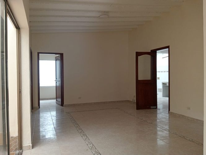 Oficina en arriendo en Laureles, Medellín, 335 m² · foto 2 de 19