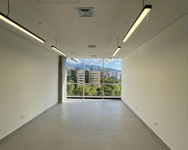 Oficina en arriendo en El Diamante No. 2, Medellín, 33 m² · foto 5 de 8