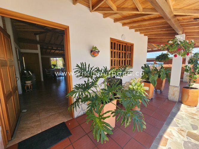 Casa de 3 alcobas en venta en Ruitoque, Piedecuesta, 225 m² · foto 3 de 24