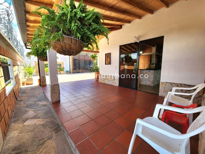 Casa de 3 alcobas en venta en Ruitoque, Piedecuesta, 225 m² · foto 8 de 24