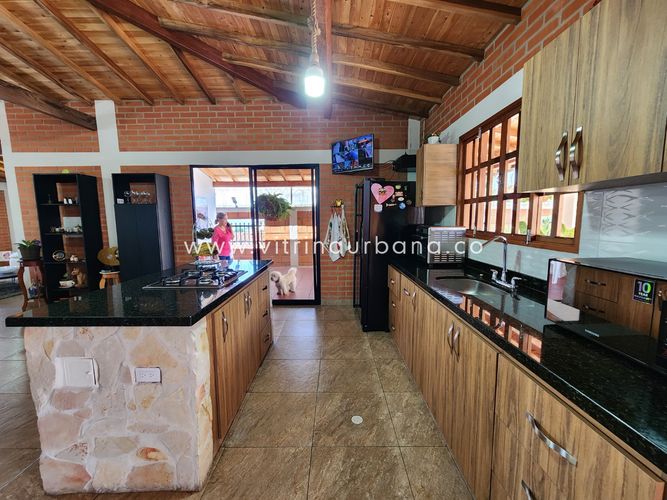 Casa de 3 alcobas en venta en Ruitoque, Piedecuesta, 225 m² · foto 5 de 24