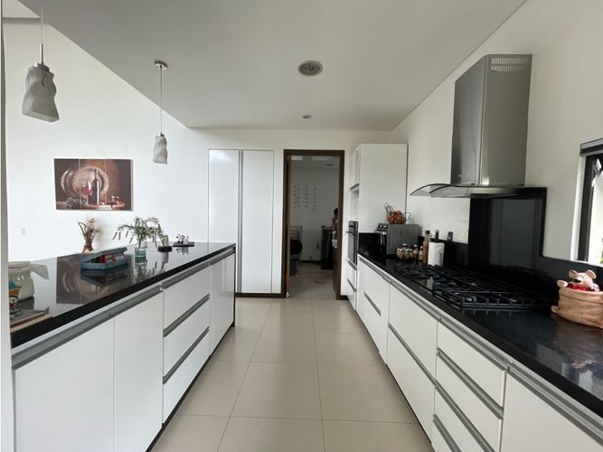 Casa de 3 alcobas en venta en Vía El Caimo, Armenia, 251 m² · foto 3 de 24