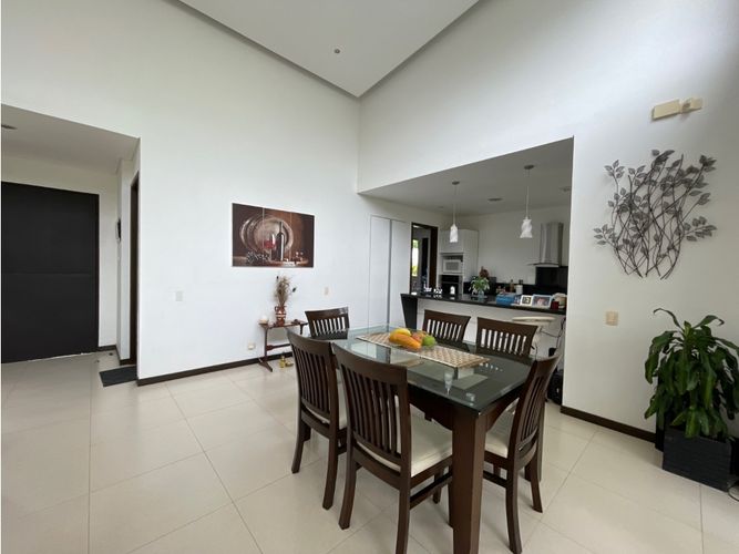Casa de 3 alcobas en venta en Vía El Caimo, Armenia, 251 m² · foto 5 de 24