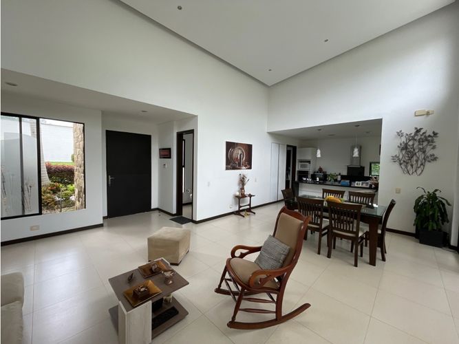 Casa de 3 alcobas en venta en Vía El Caimo, Armenia, 251 m² · foto 7 de 24