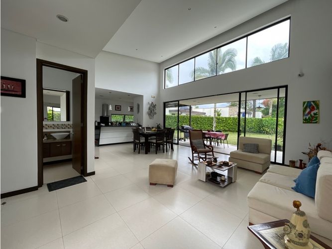Casa de 3 alcobas en venta en Vía El Caimo, Armenia, 251 m² · foto 8 de 24