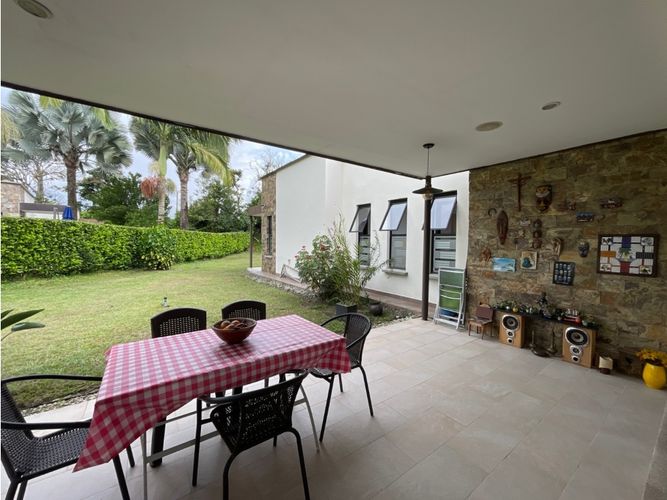Casa de 3 alcobas en venta en Vía El Caimo, Armenia, 251 m² · foto 9 de 24