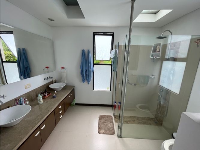 Casa de 3 alcobas en venta en Vía El Caimo, Armenia, 251 m² · foto 11 de 24
