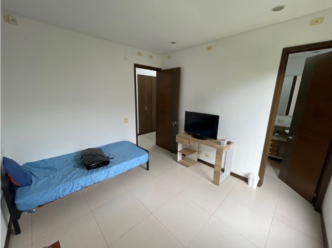 Casa de 3 alcobas en venta en Vía El Caimo, Armenia, 251 m² · foto 12 de 24