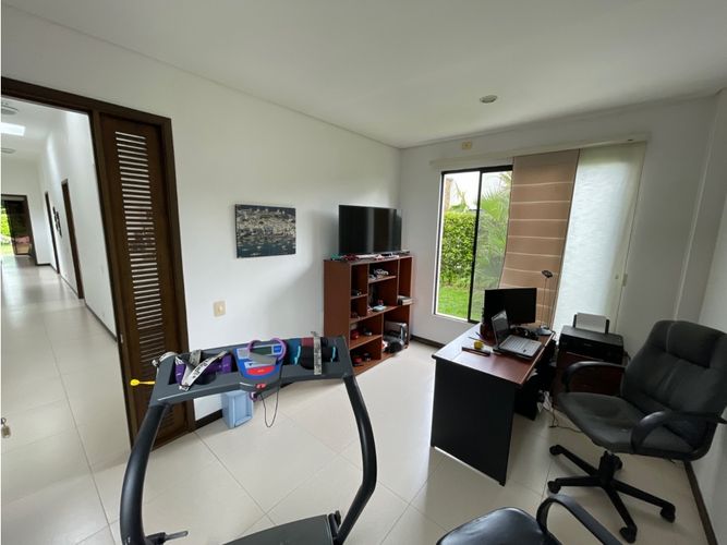 Casa de 3 alcobas en venta en Vía El Caimo, Armenia, 251 m² · foto 18 de 24