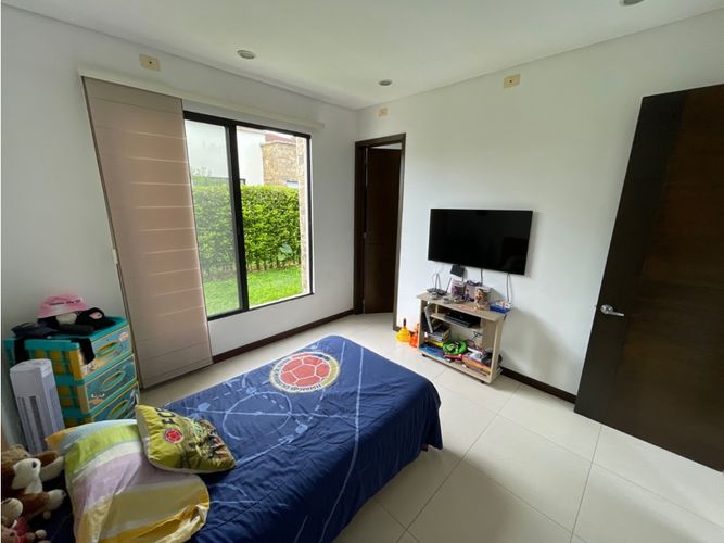 Casa de 3 alcobas en venta en Vía El Caimo, Armenia, 251 m² · foto 19 de 24