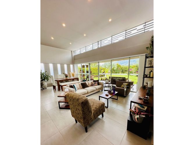 Casa de 3 alcobas en venta en El Pescador, Armenia, 174 m² · foto 2 de 21