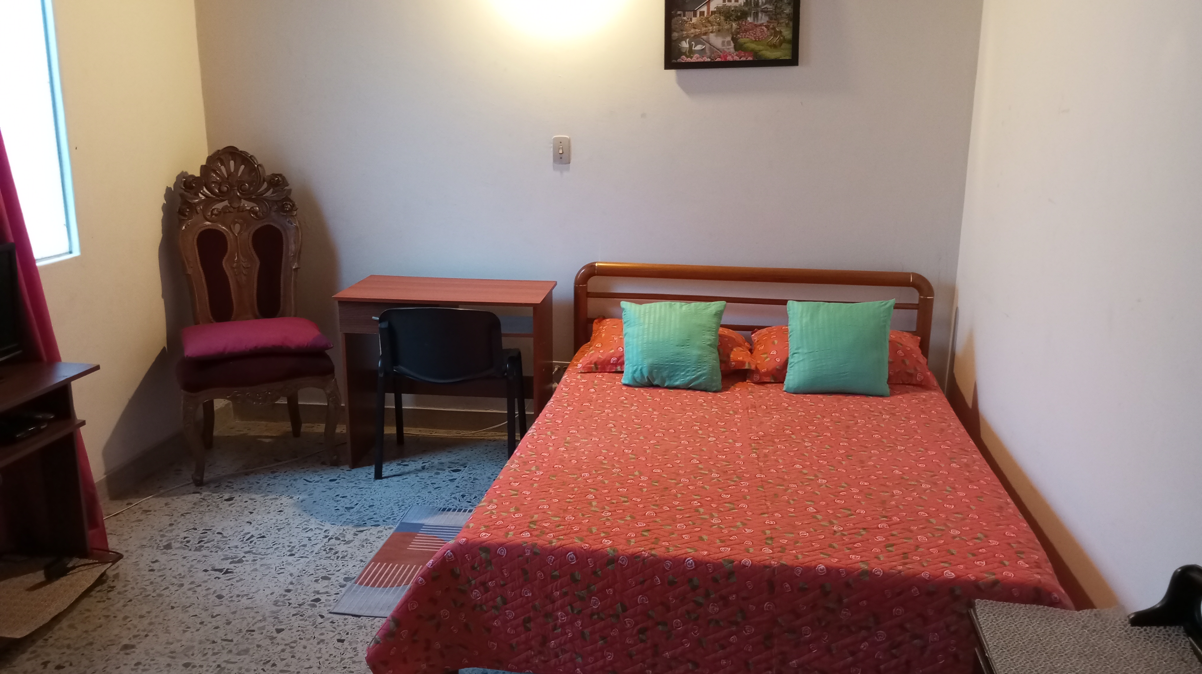 Habitación en arriendo en Laureles