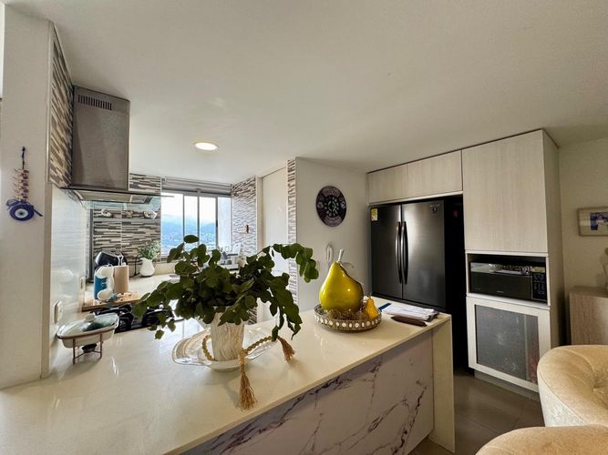 Apartamento de 3 alcobas en venta en Castropol, Medellín, 104 m² · foto 6 de 24