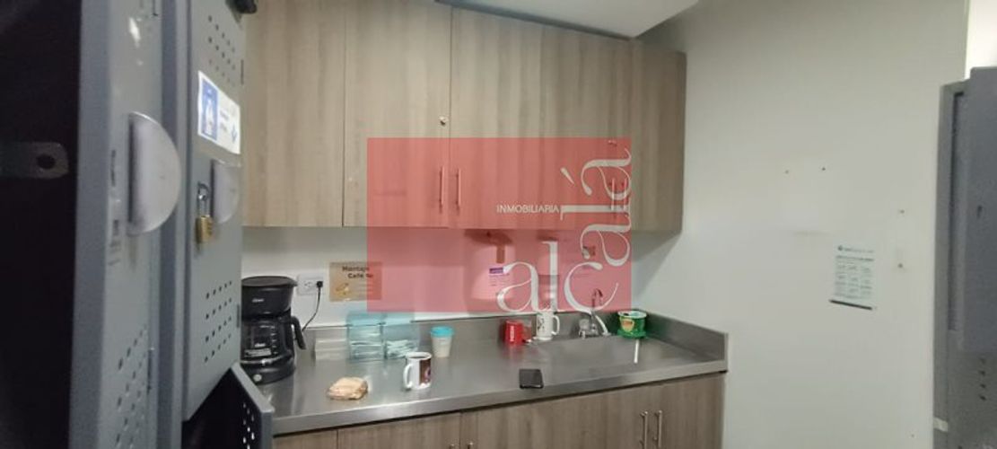 Oficina en arriendo en Zona Centro, Envigado, 112 m² · foto 2 de 24