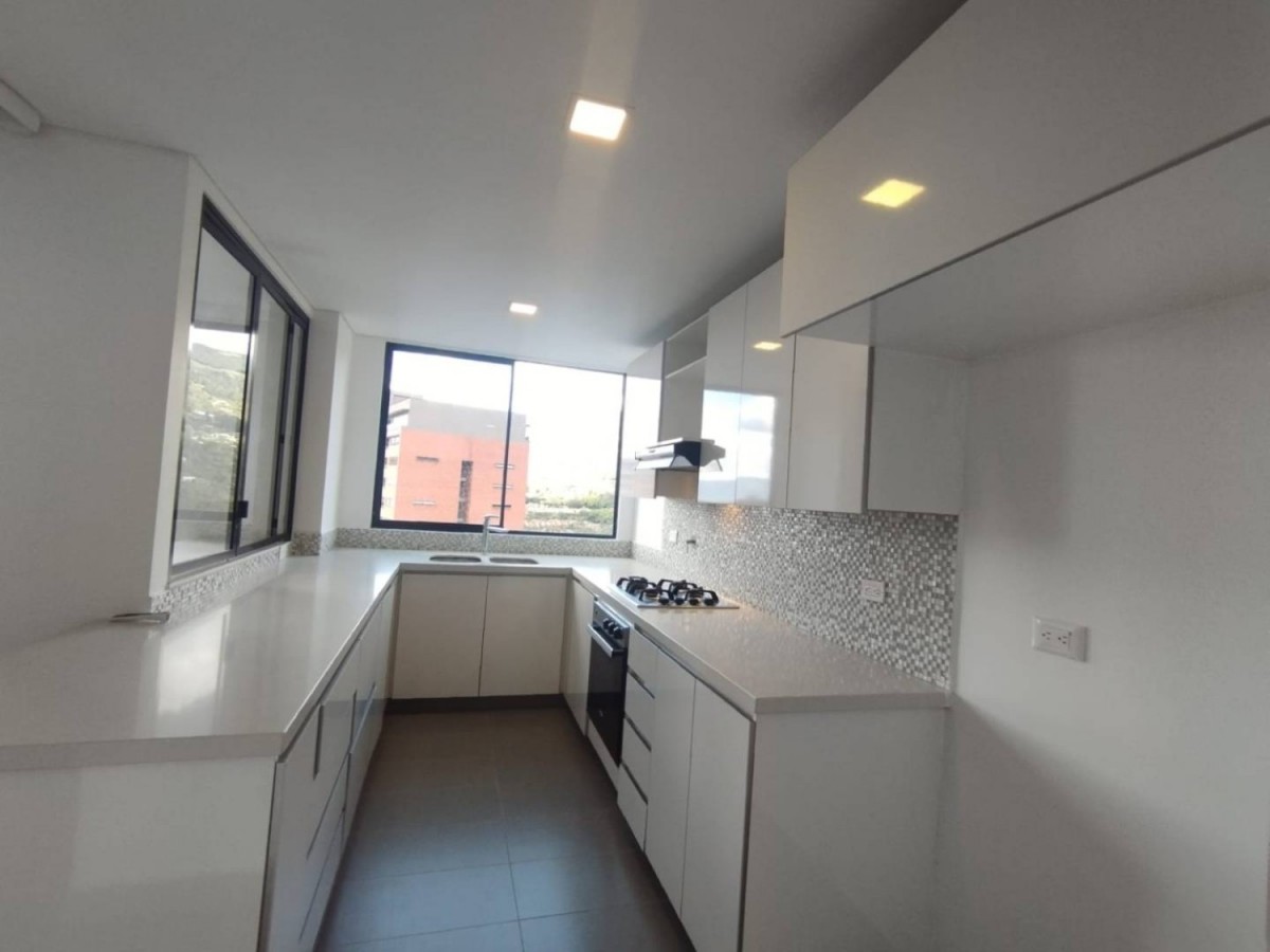 Apartamento en Arriendo en Loma de las brujas, Envigado - 3