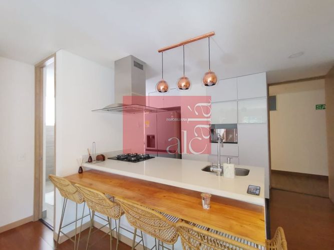 Apartamento de 2 alcobas en arriendo en El Diamante No. 2, Medellín, 74 m² · foto 2 de 22