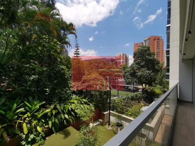 Apartamento de 2 alcobas en arriendo en El Diamante No. 2, Medellín, 74 m² · foto 3 de 22