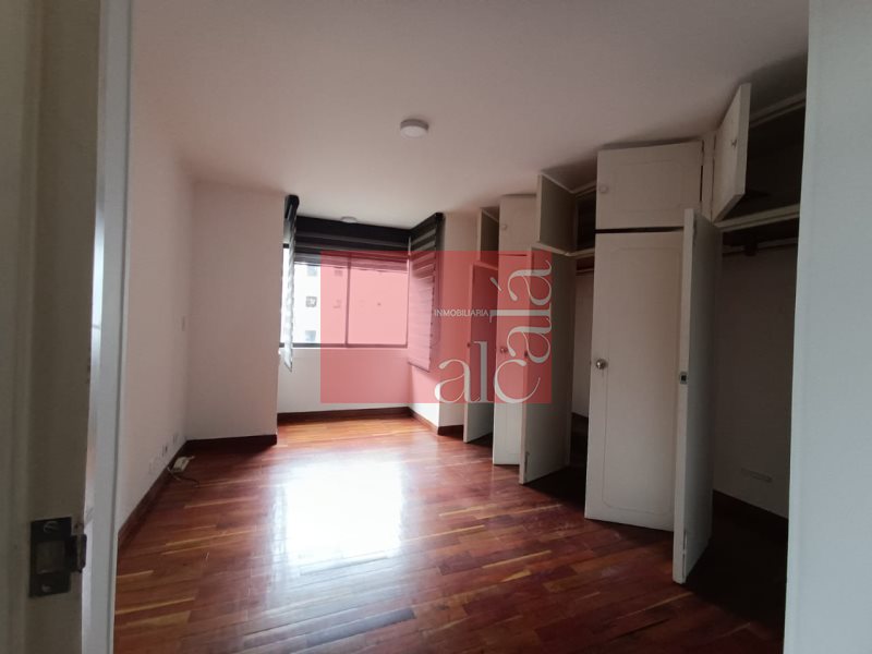 Apartamento en venta en El Poblado, Medellín · foto 4 de 24