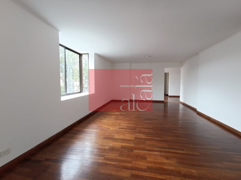Apartamento en venta en El Poblado, Medellín · foto 8 de 24