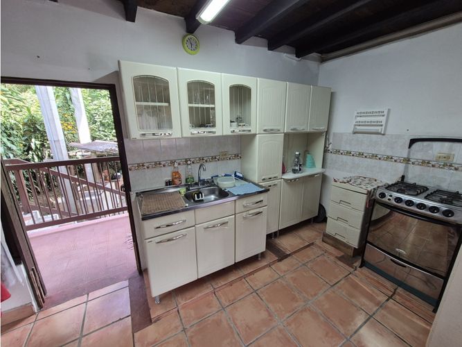 Casa de 7 alcobas en venta en San Antonio, Armenia, 394 m² · foto 3 de 18