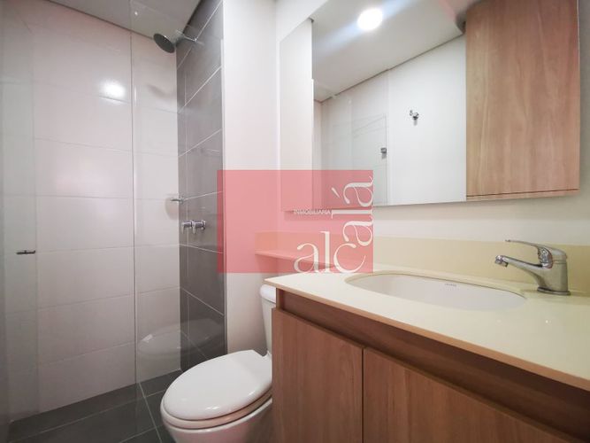 Apartamento de 2 alcobas en arriendo en El Carmelo Ii, Sabaneta, 67 m² · foto 8 de 8
