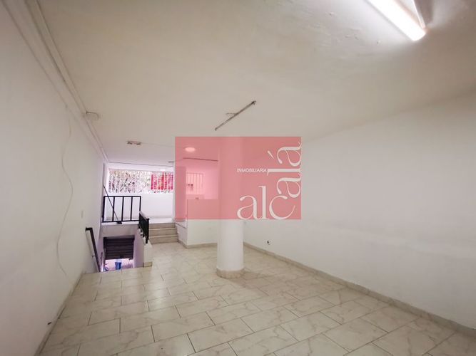 Local en arriendo en La Candelaria, Medellín, 35 m² · foto 2 de 8
