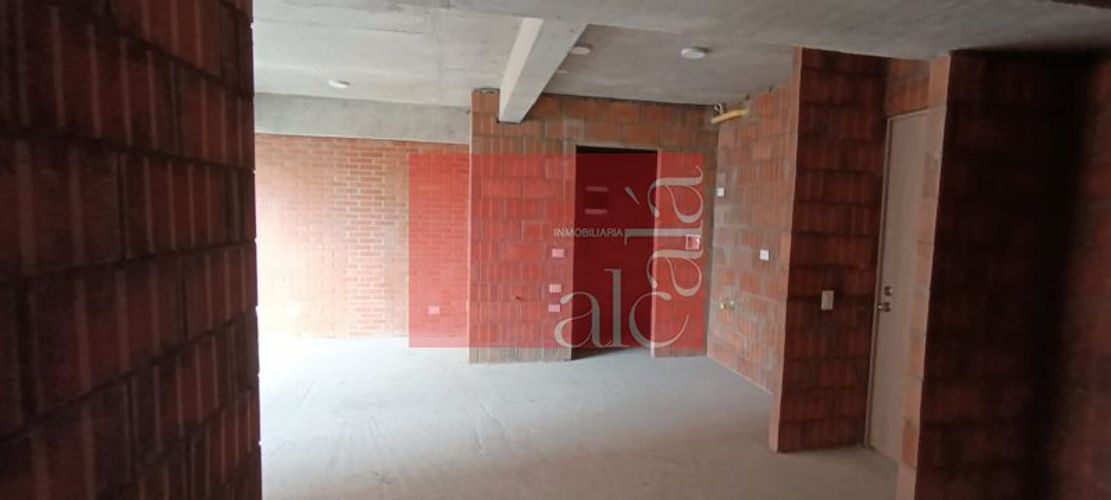 Apartamento de 3 alcobas en venta en Cabañas, Bello, 80 m² · foto 2 de 15