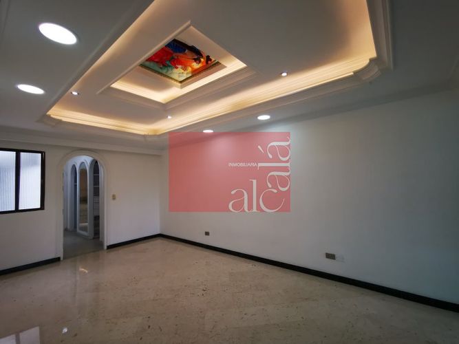 Casa de 6 alcobas en venta en Conquistadores, Medellín, 217 m² · foto 4 de 24