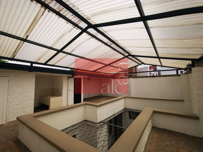 Casa de 6 alcobas en venta en Conquistadores, Medellín, 217 m² · foto 7 de 24