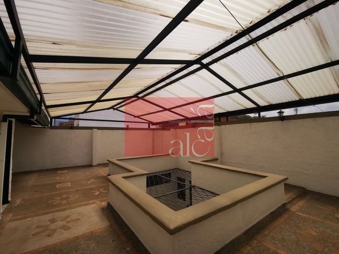 Casa de 6 alcobas en venta en Conquistadores, Medellín, 217 m² · foto 8 de 24
