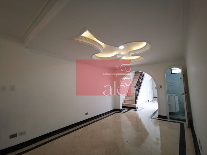 Casa de 6 alcobas en venta en Conquistadores, Medellín, 217 m² · foto 10 de 24
