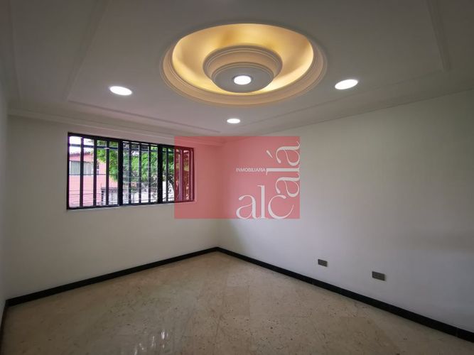 Casa de 6 alcobas en venta en Conquistadores, Medellín, 217 m² · foto 13 de 24